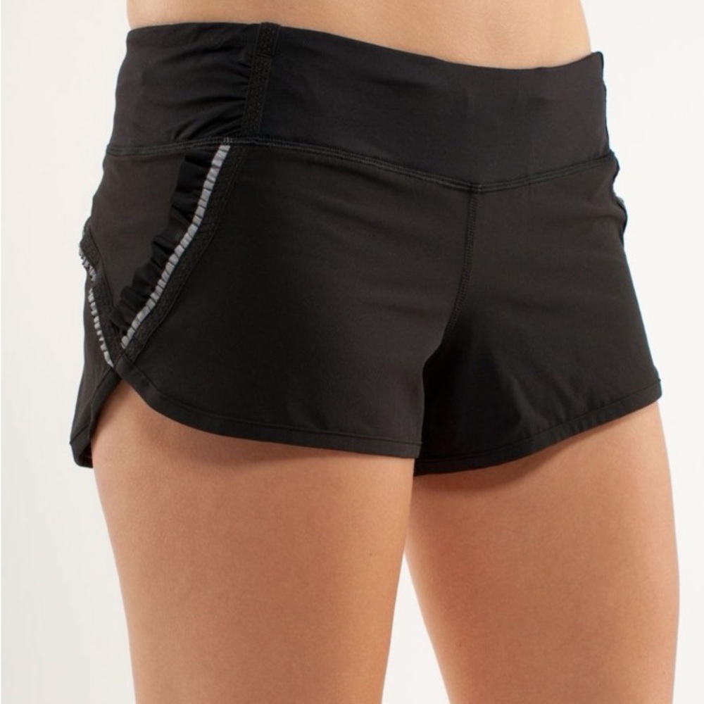 Lululemon speed short in black ruffle, size 6